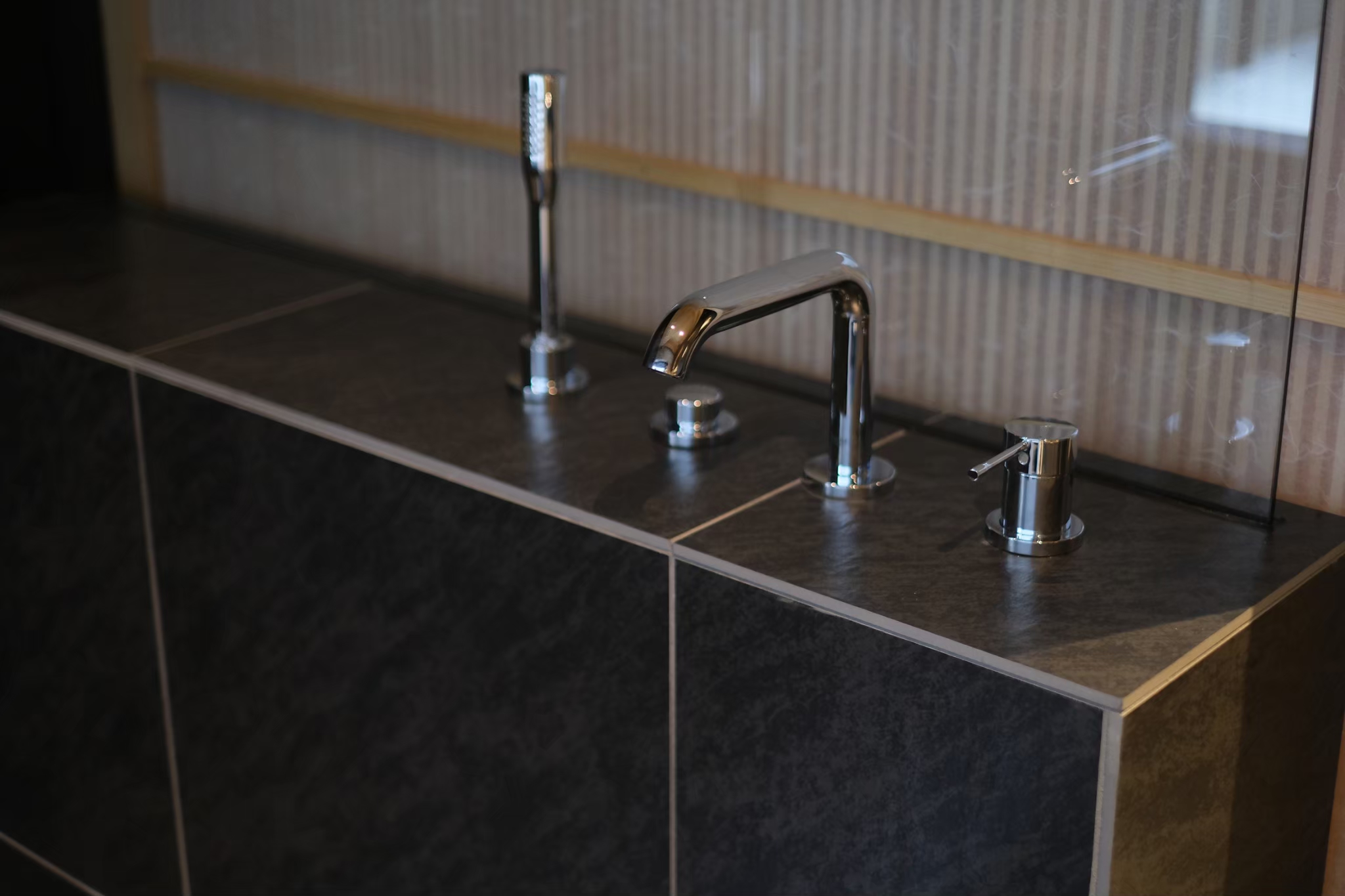 京都のリノベーションモダン住宅の水栓