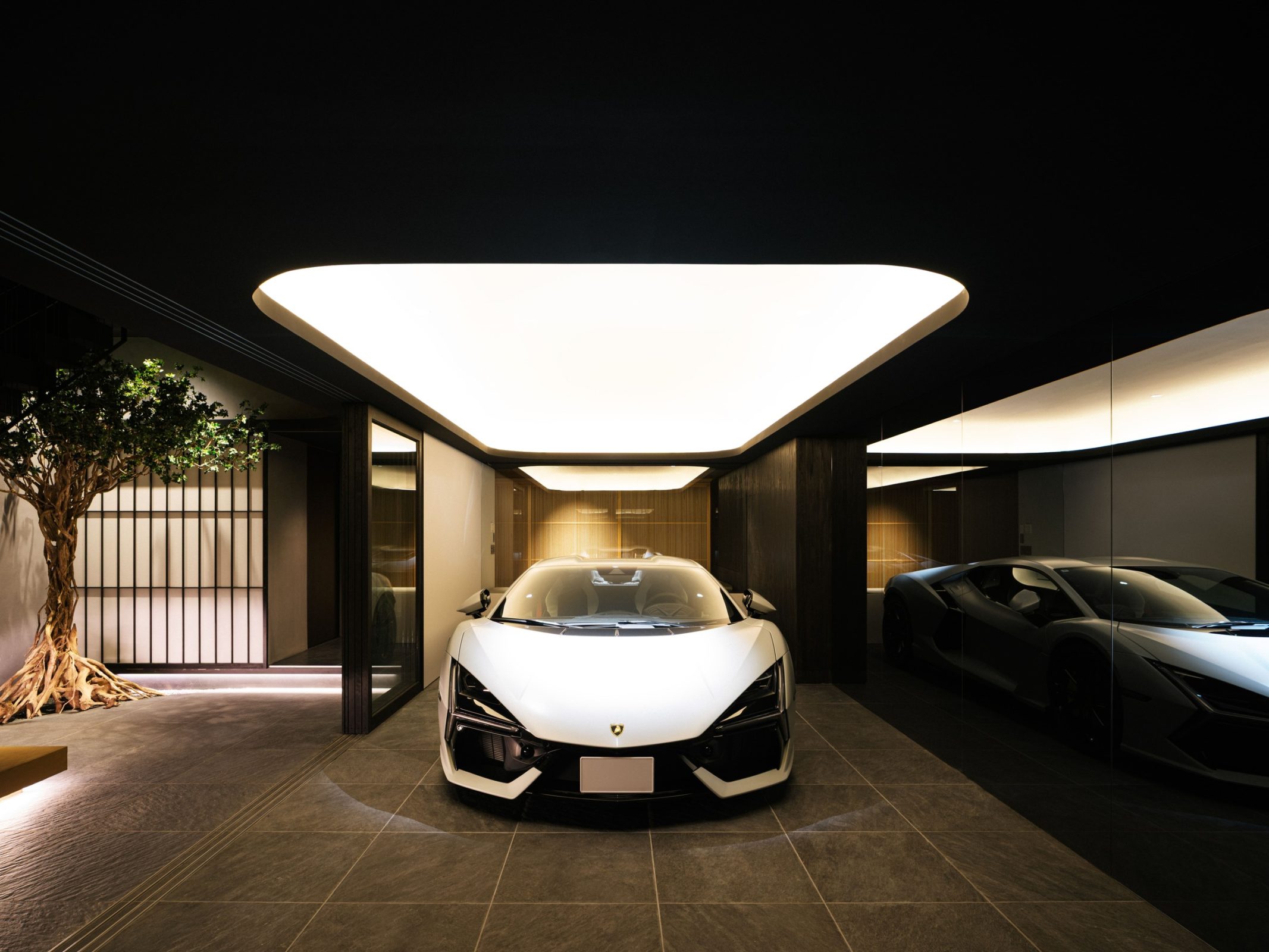 京都のリノベーションモダン住宅のガレージ