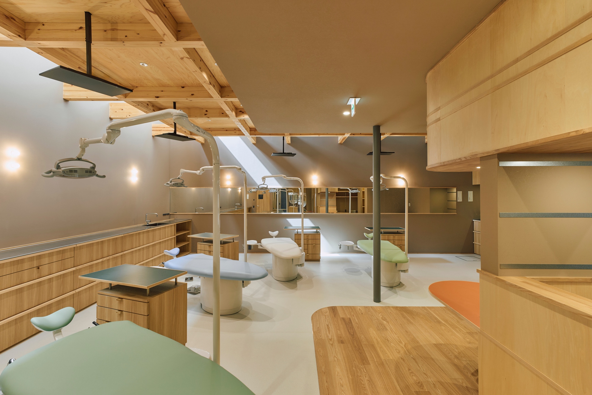 東大阪市石切の小児歯科の吹抜け