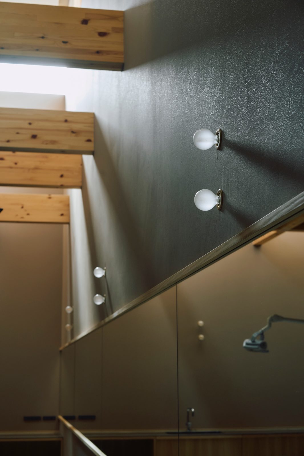 東大阪市石切の小児歯科の照明、陰影